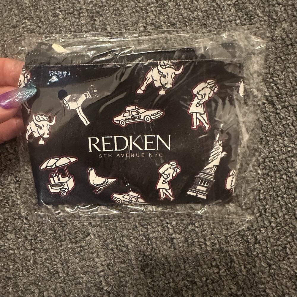 black Redken 5th Avenue NYC zipper coin purse